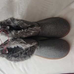 NEW Dear foam Bootie Slippers Memory foam size XL (11-12)